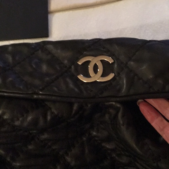 Authentic Chanel Hobo Bag - Picture 3 of 8